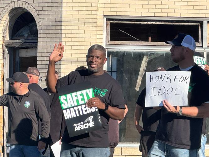 Local Illinois State Prison employees picket over unsafe work