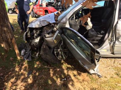 Seizure believed to be the cause in single car crash Kentucky News