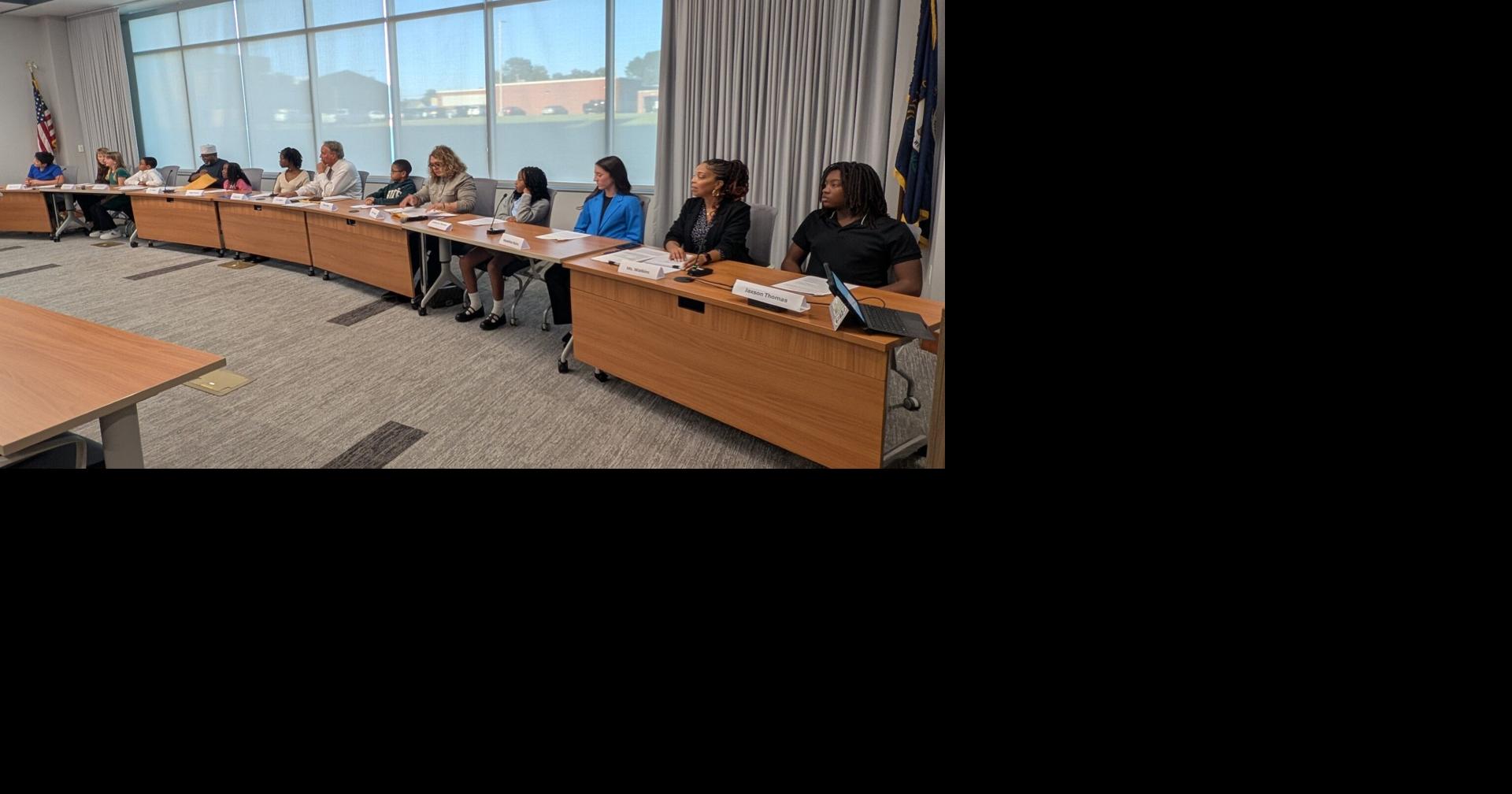 Students lead Paducah school board meeting through leadership program