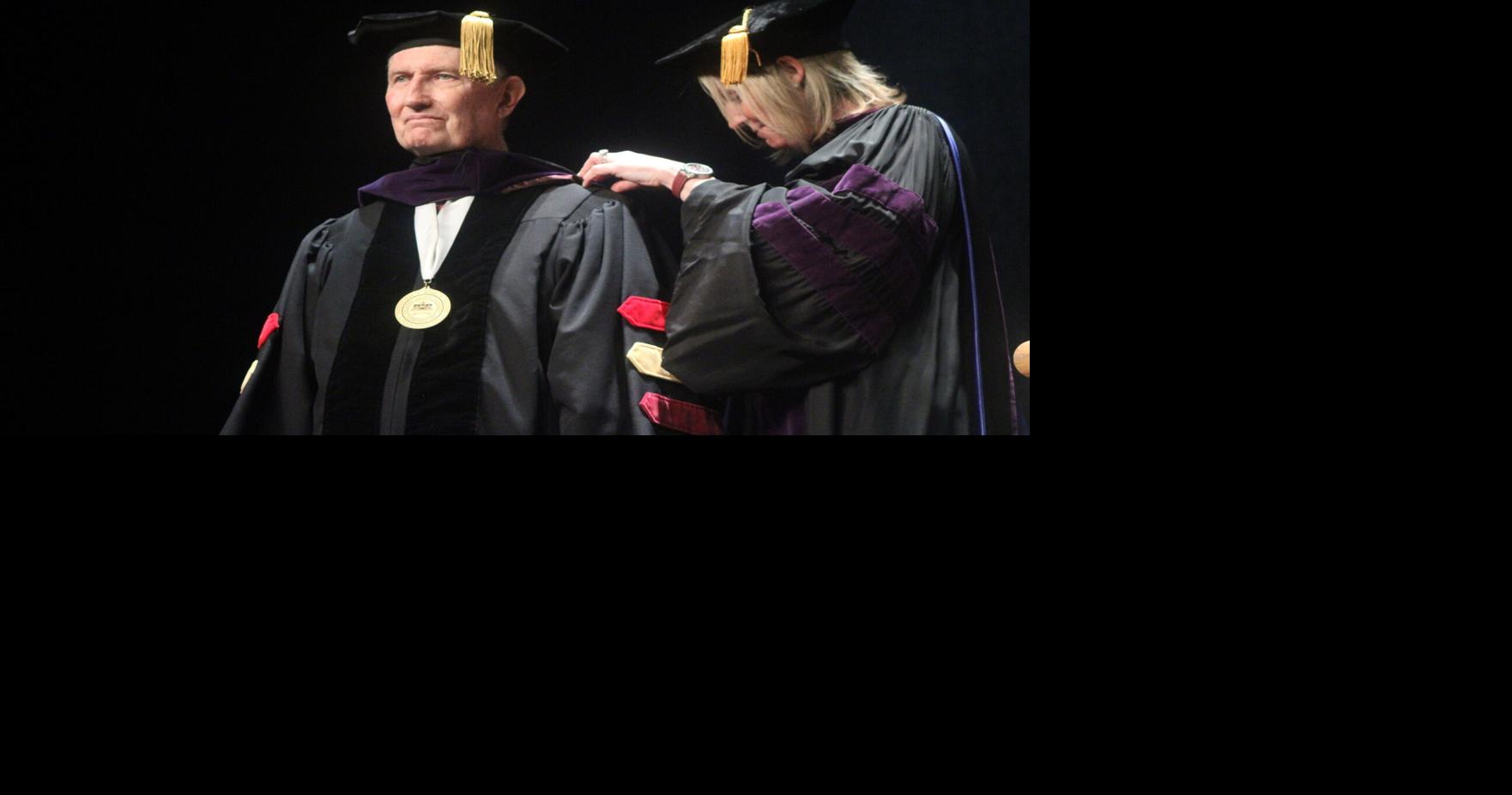 Read MoreSIU law school graduates 87 in milestone commencement