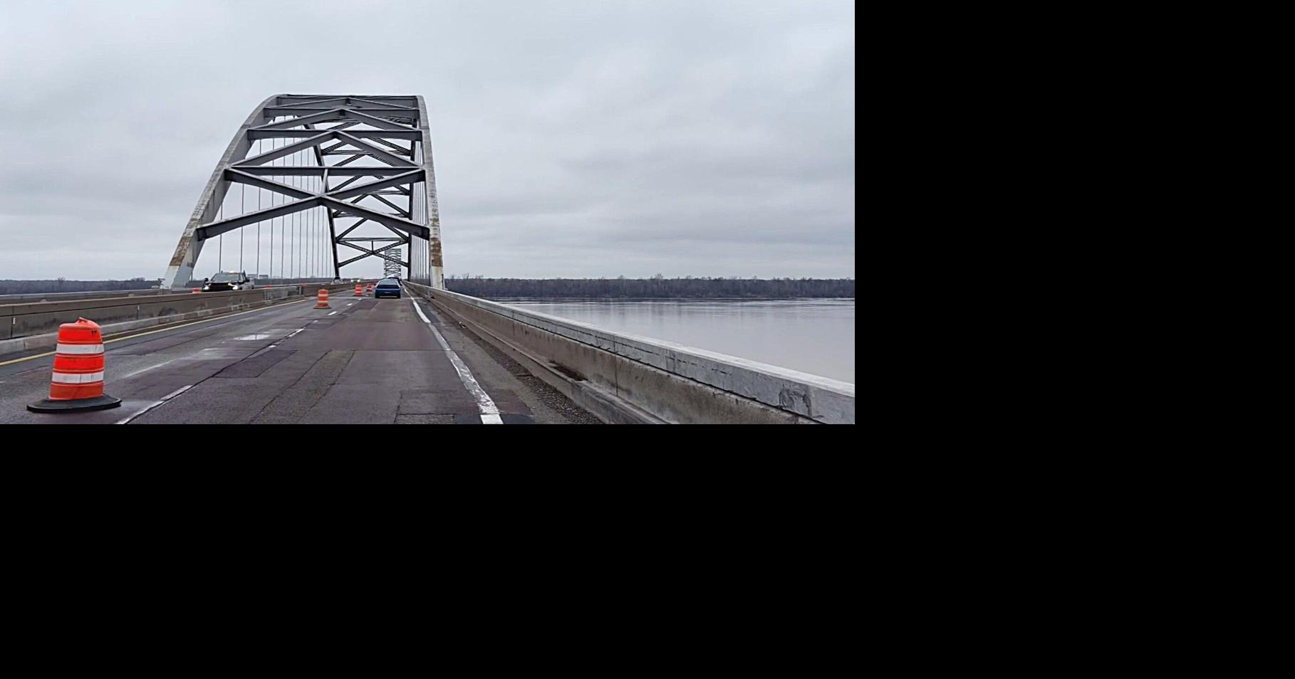 Stalled tractor-trailer shuts down I-24 Ohio River Bridge westbound