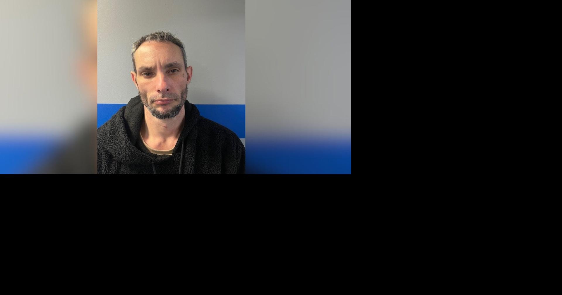 Convicted felon arrested for possession of handgun in Lyon County