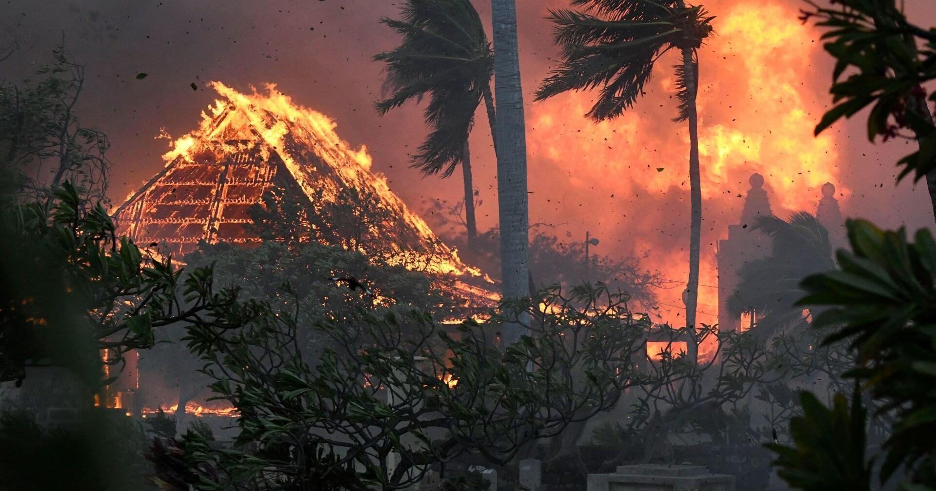 Smoke rushed in, then they ran. How ordinary Maui residents faced the fire that killed their neighbors and leveled their town - Vimarsana News