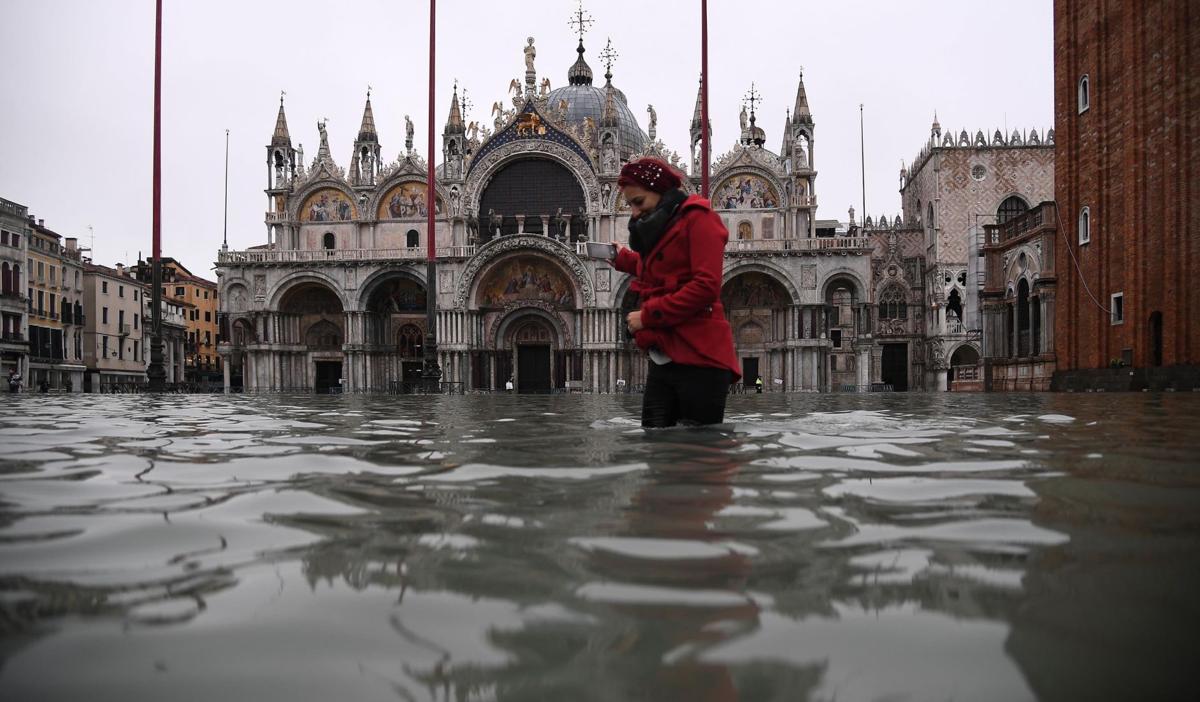 Man Dies In Venice S Worst Floods For 50 Years As City Calls For