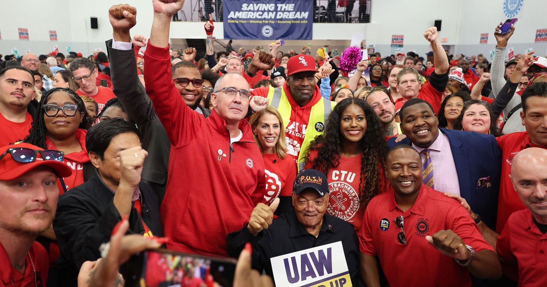 Autoworkers won big pay hikes. They plan to leverage it against Tesla and Toyota - Vimarsana News