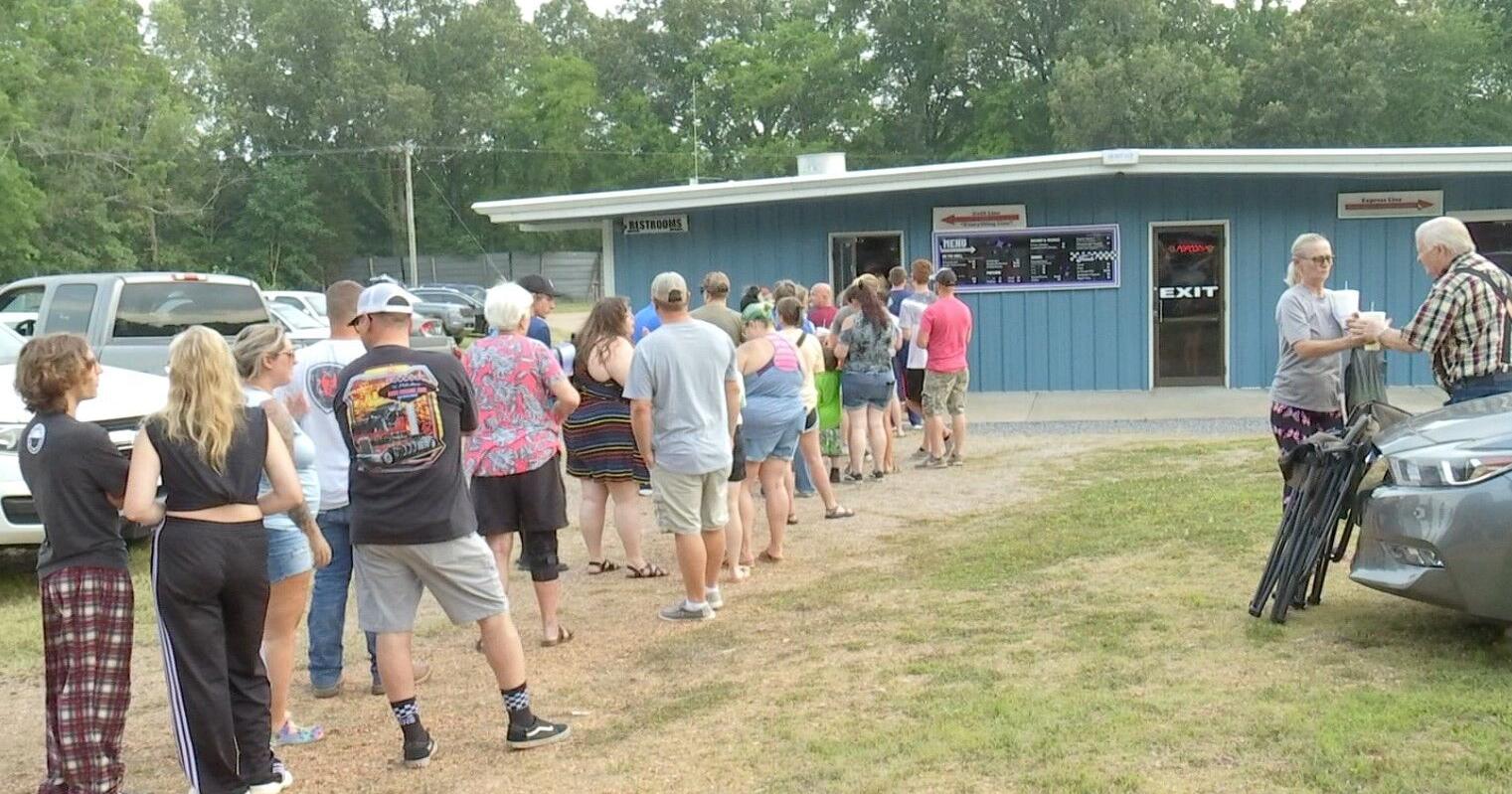 Crowds show out for grand reopening of beloved summer staple, the Calvert City Drive-in - Vimarsana News