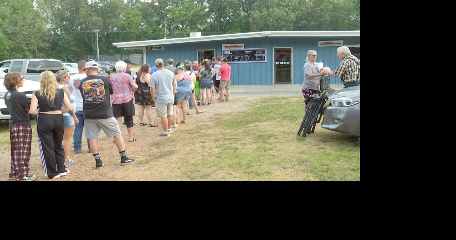 Crowds show out for grand reopening of beloved summer staple, the