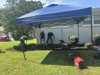 Outdoor workers find ways to beat the heat; Hydration, breaks help crews stay safe outside