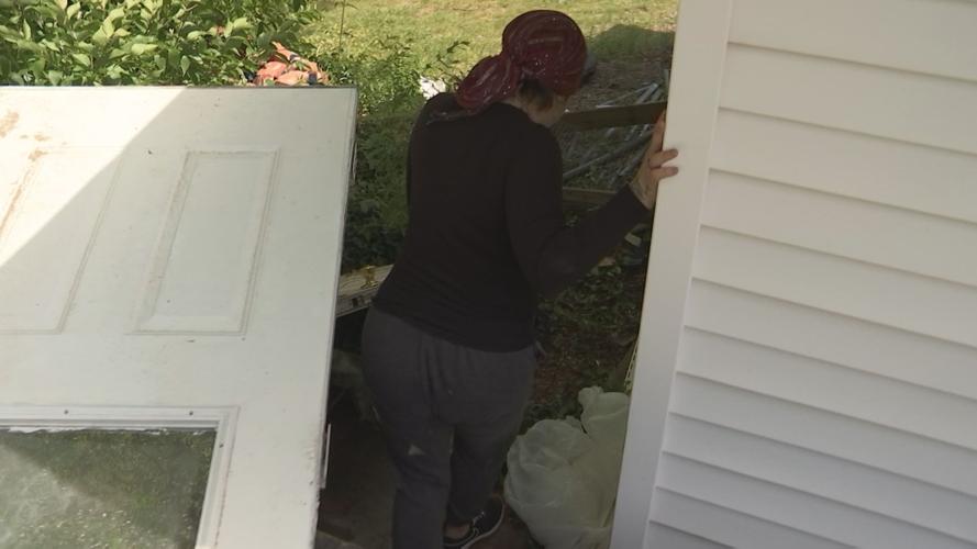 Couple says they were left stranded by Recovery Works Mayfield