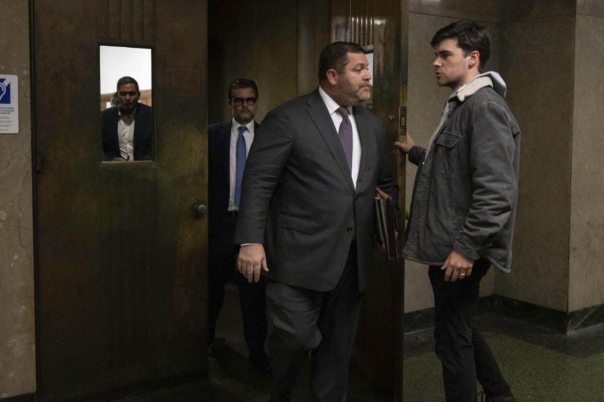 Photos show accuser in NYC crypto kidnapping leaving house freely, defense  lawyers say | <span class=