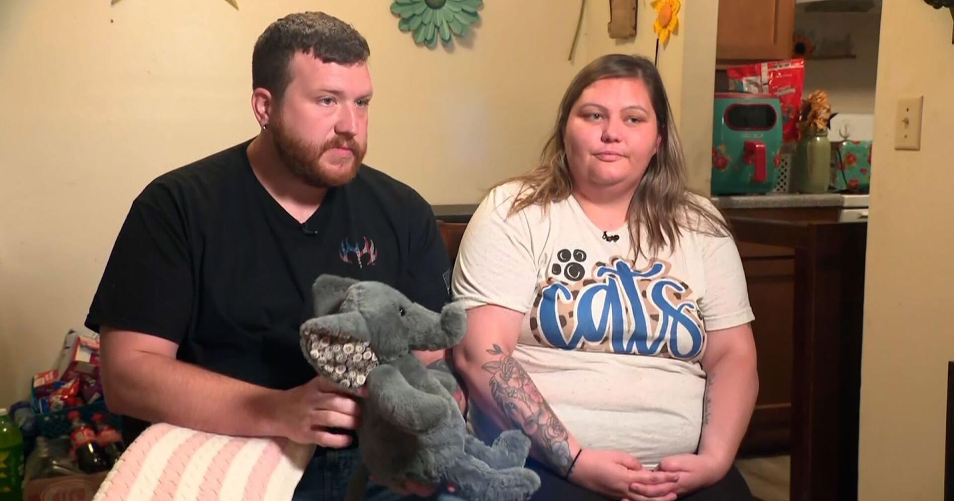 Kentucky couple 'furious' state abortion laws meant they couldn't hold their daughter to say goodbye | <span class="tnt-section-tag no-link">News</span> - Vimarsana News