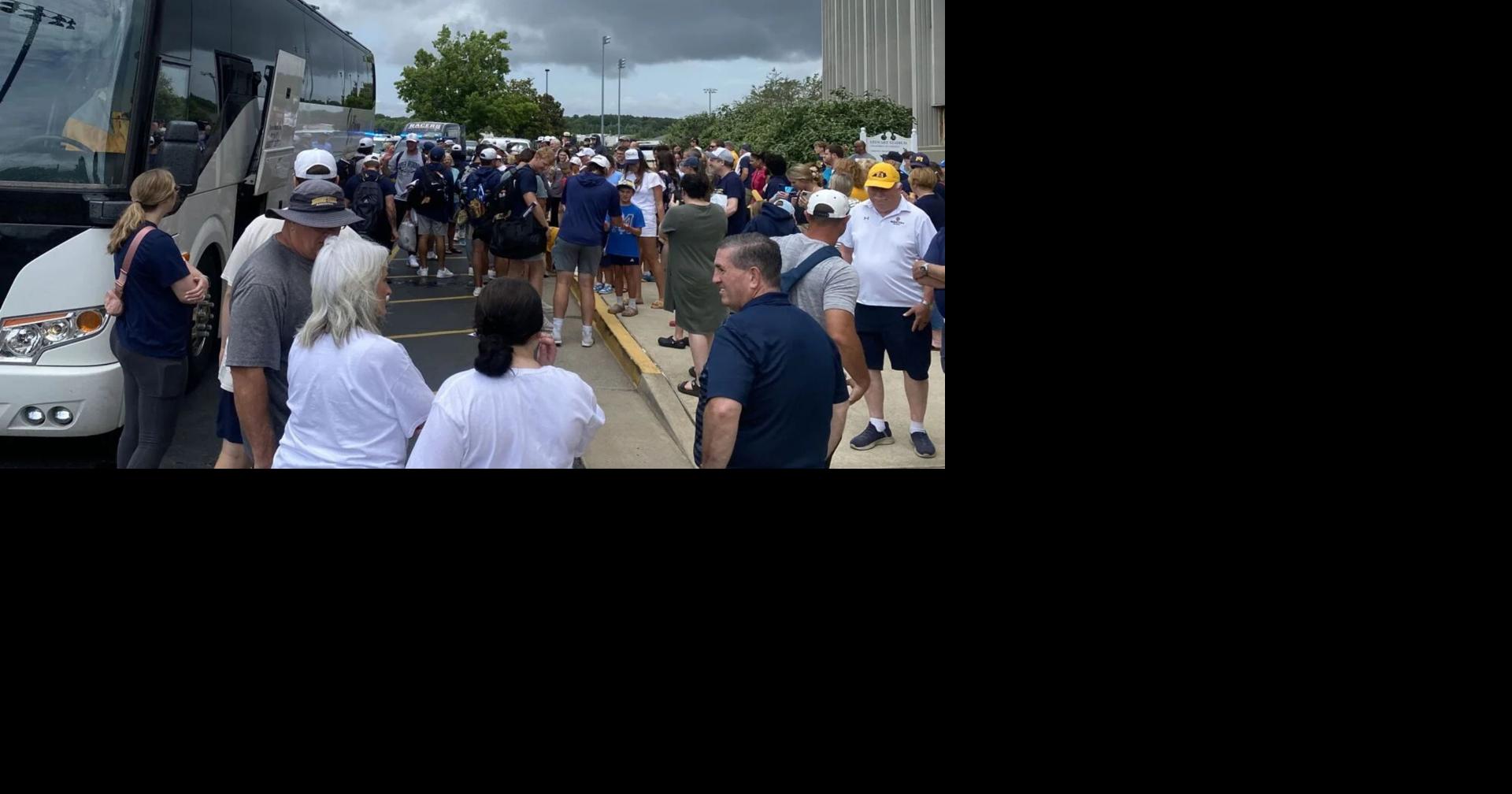 Fans rejoice as Racers baseball team arrives home | Newsletter Stories ...