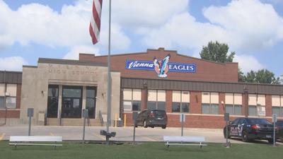 Vienna High School sees improvements in test scores, classroom environment after phone ban