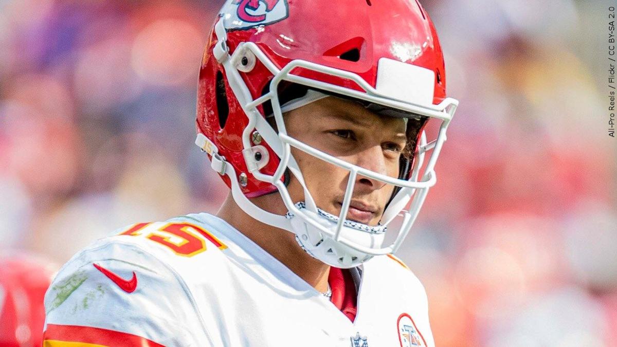 Chiefs, Mahomes agree to restructured deal to include big pay