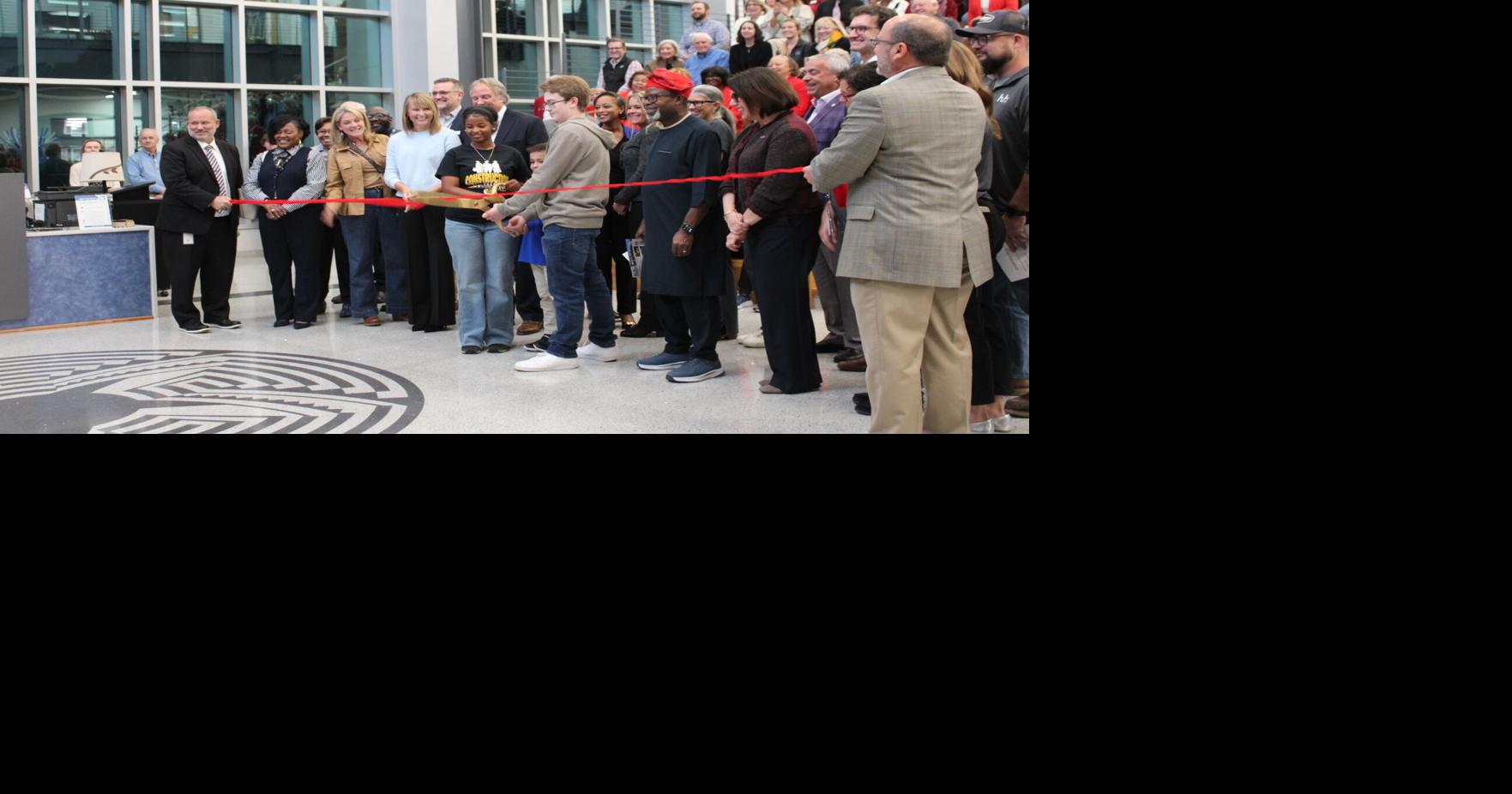 Innovation Hub hosts anniversary ribbon cutting, open house