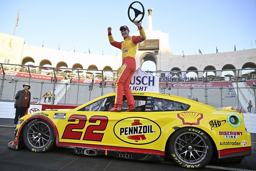 NASCAR scores win with successful race inside LA Coliseum | <span