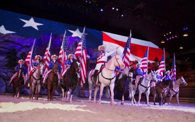 Dolly Parton S Dixie Stampede Gets New Name News Wpsd Local 6