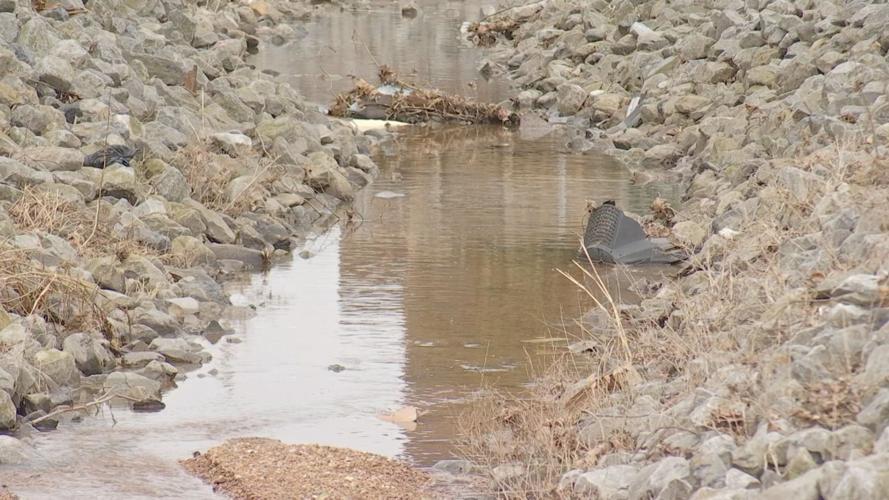 Crews clear debris from storm drains as heavy rain moves into Local 6 ...