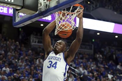 Toppin scores 20 points, No. 15 Kentucky routs North Florida