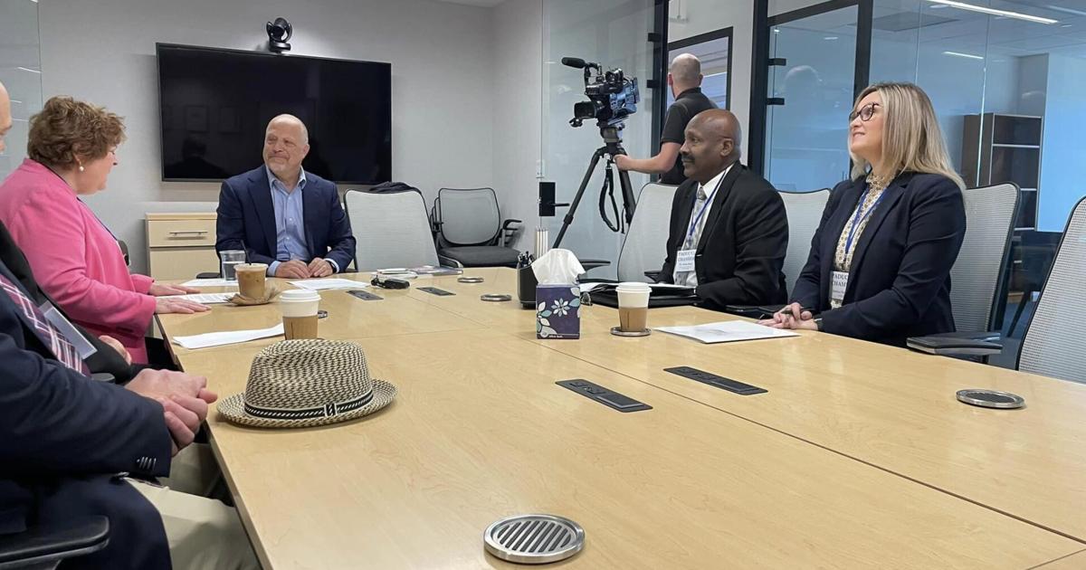 Lokale Führer treffen sich während des DC Fly-In | mit einer Interessenvertretung für Kunst  2022 DC-Einflug Lokale Führer treffen sich während des DC Fly-In | mit einer Interessenvertretung für Kunst  2022 DC-Einflug