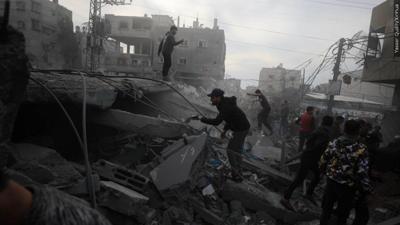Israeli strikes in Gaza kill 48 as fears mount over humanitarian crisis ...