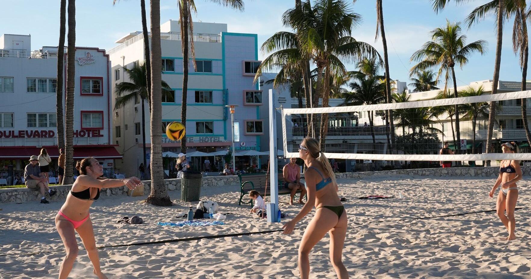 Spring break in Miami Beach: Breaking up is hard to do - Vimarsana News
