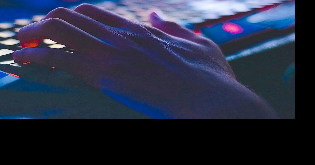 Canvas hack strands university students during finals week