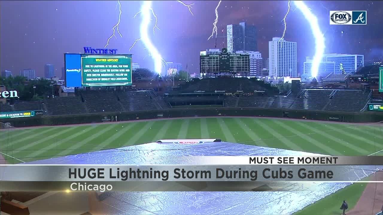 Cubs' Kris Bryant reacting to lightning bolt leads to must-see GIF - Sports  Illustrated