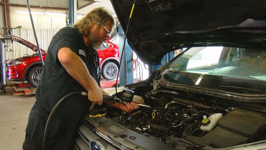 Chippewa Falls auto dealership offers free oil changes for