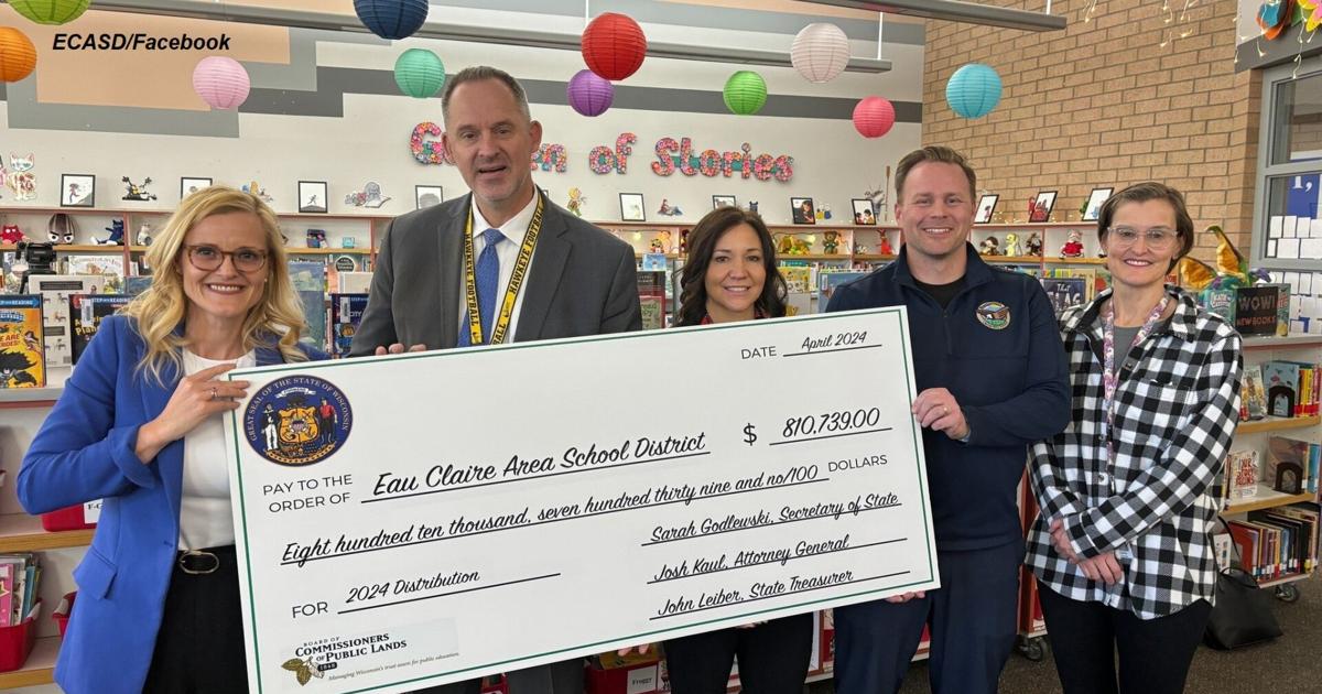Secretary of State visits Eau Claire schools delivers more than Secretary of State visits Eau Claire schools delivers more than