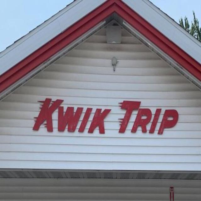 Chippewa Falls Kwik Trip employee saves woman from getting ...