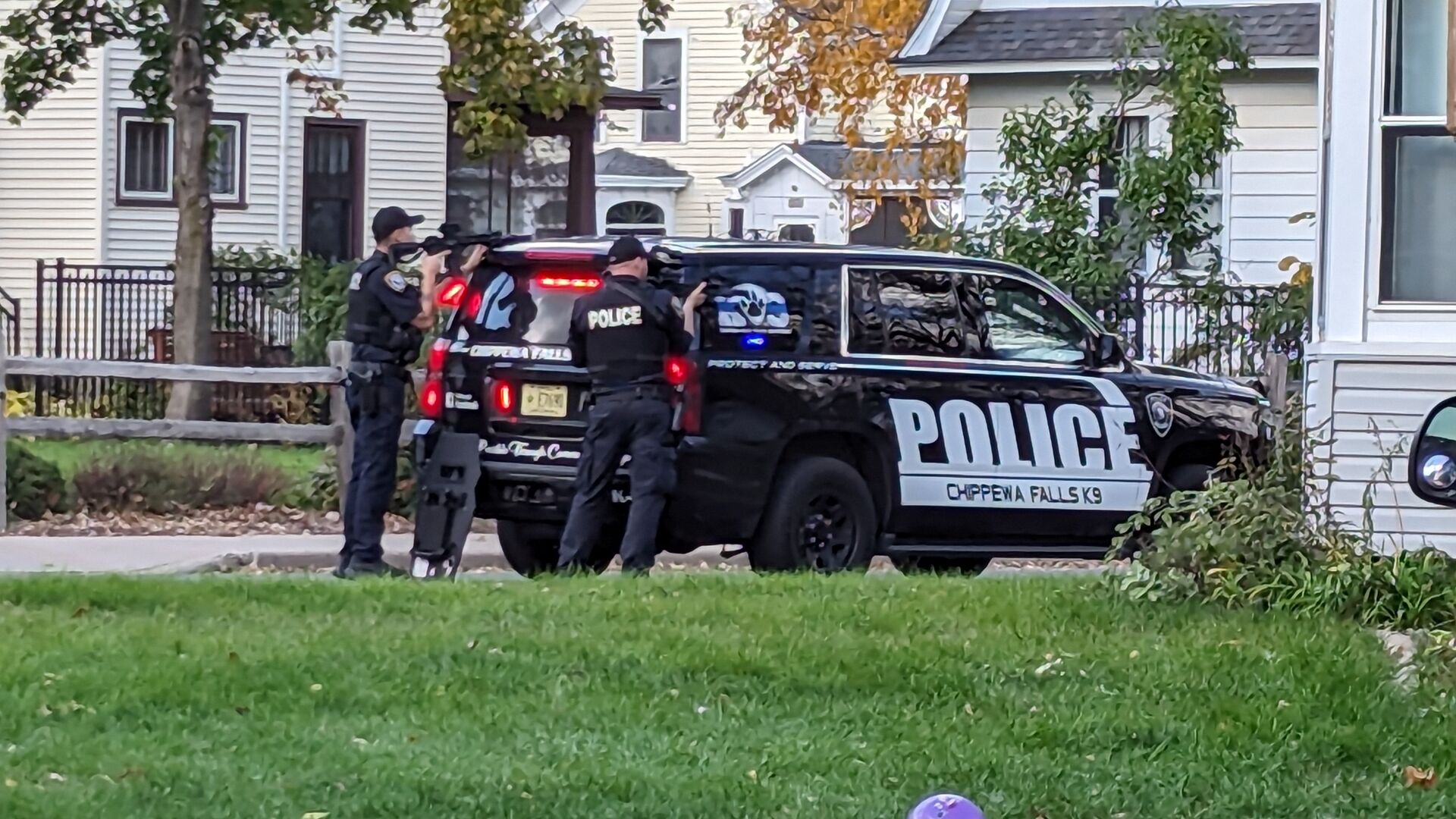 UPDATE Officers surround house in Chippewa Falls after shelter in