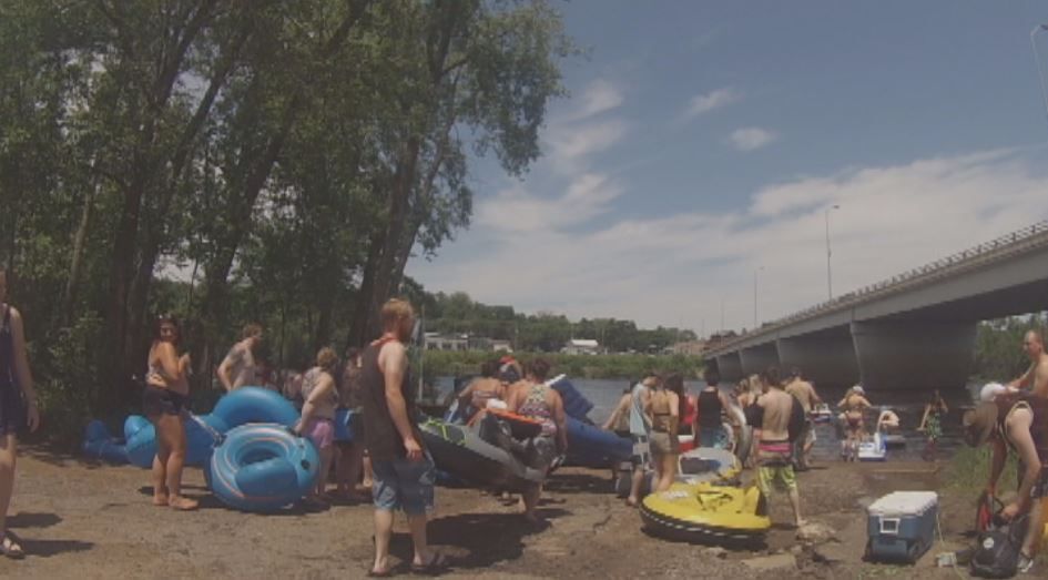 Hundreds float Chippewa River for annual FATFAR News wqow