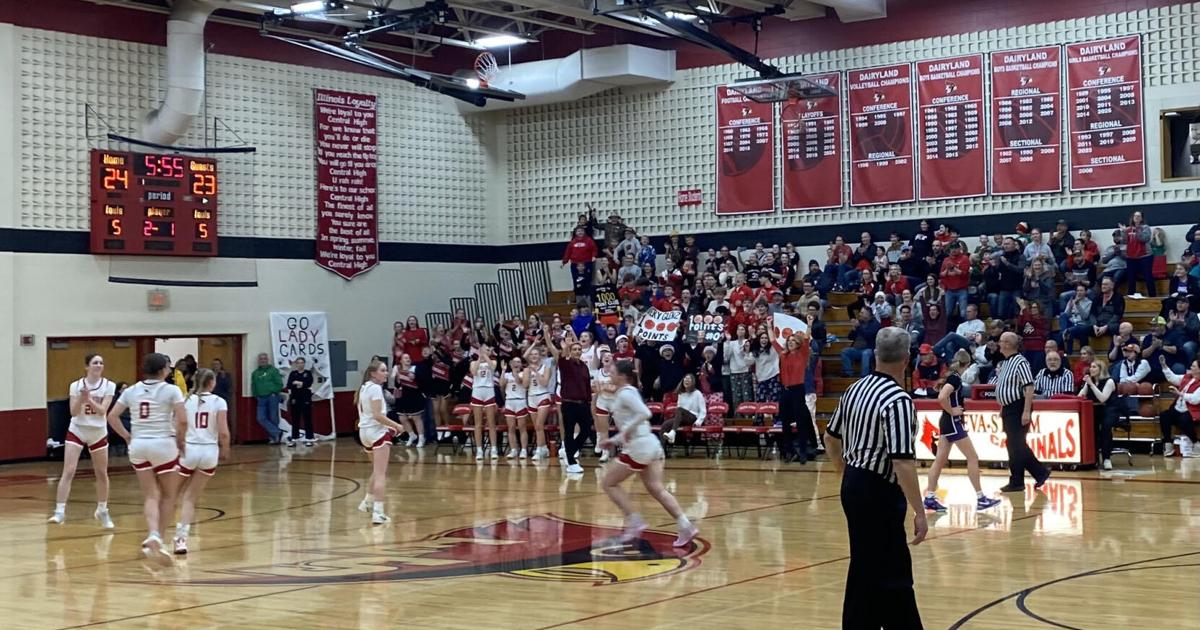 Eleva-Strum's Glenz passes 1,000 career points, other Friday highlights