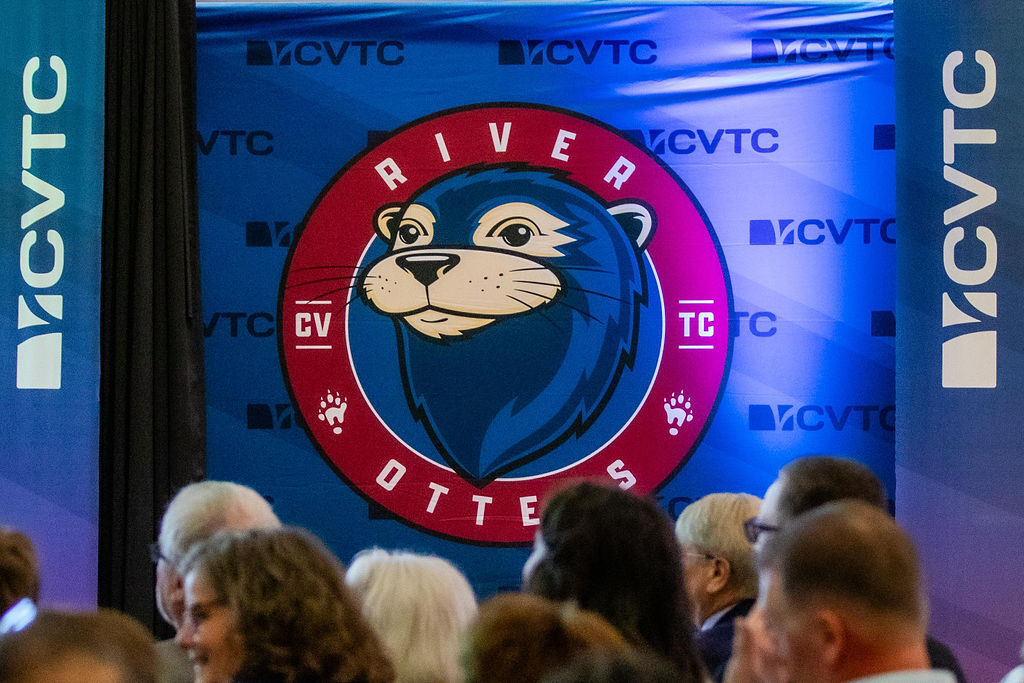 New mascot unveiled at CVTC; college looking for name suggestions | Eye On  Eau Claire | wqow.com
