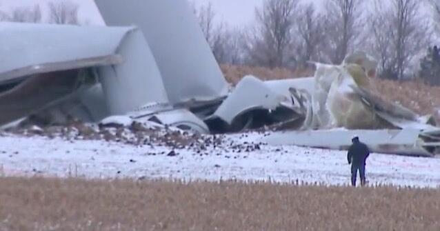 'Absolutely crazy': Wind turbine in Wisconsin collapses