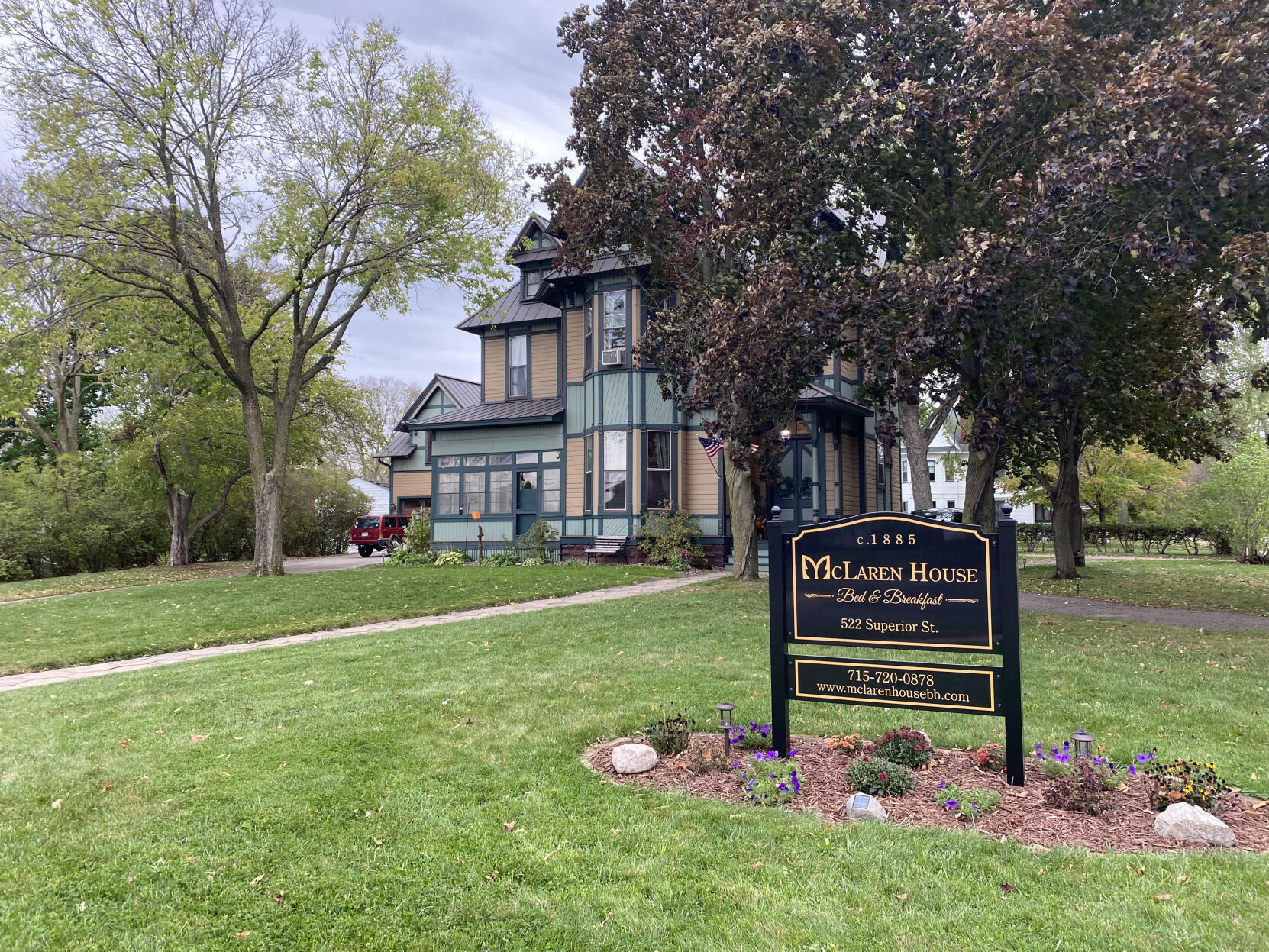 McLaren House Bed and Breakfast hosts ribbon cutting ceremony