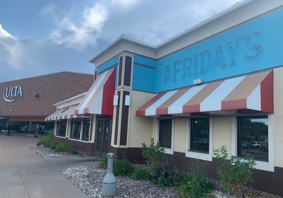 Tgi Fridays In Eau Claire S Oakwood Mall Closes Permanently Local Wqow Com Tgi Fridays In Eau Claire S Oakwood Mall Closes Permanently Local Wqow Com