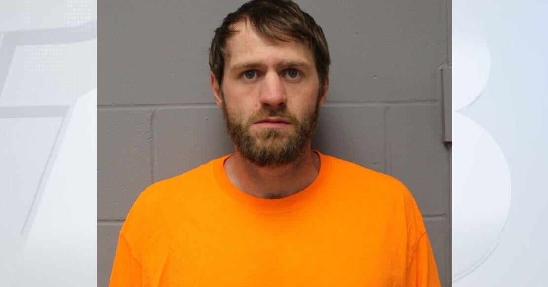 Man arrested after going 50 MPH over speed limit, fleeing officers in ...