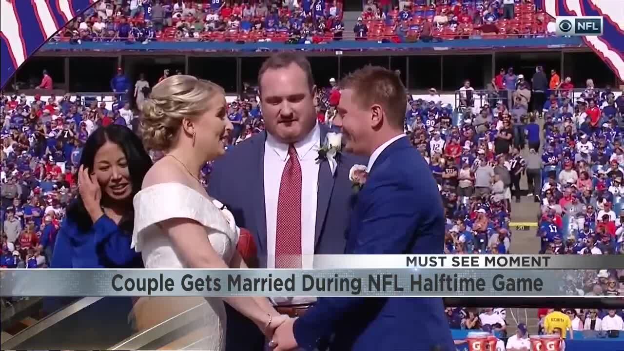 Couple gets married at halftime of Buffalo Bills game in NFL wedding