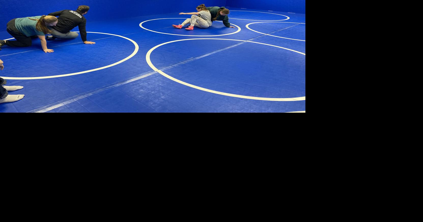 As girls wrestling teams grow, Mondovi/Eleva-Strum is a program on the rise