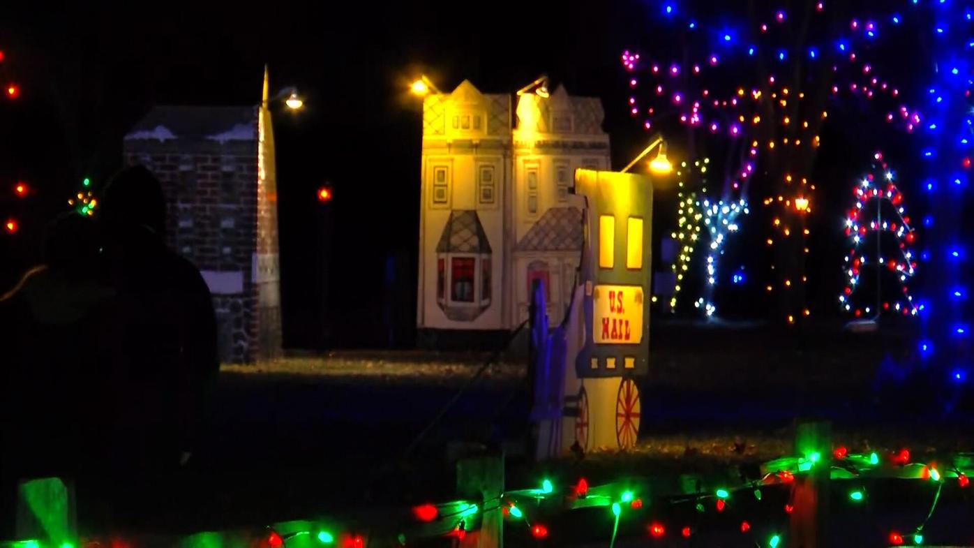 Deming Park Christmas Lights 2022 Christmas Village Closes Early Wednesday Due To Inclement Weather | News |  Wqow.com