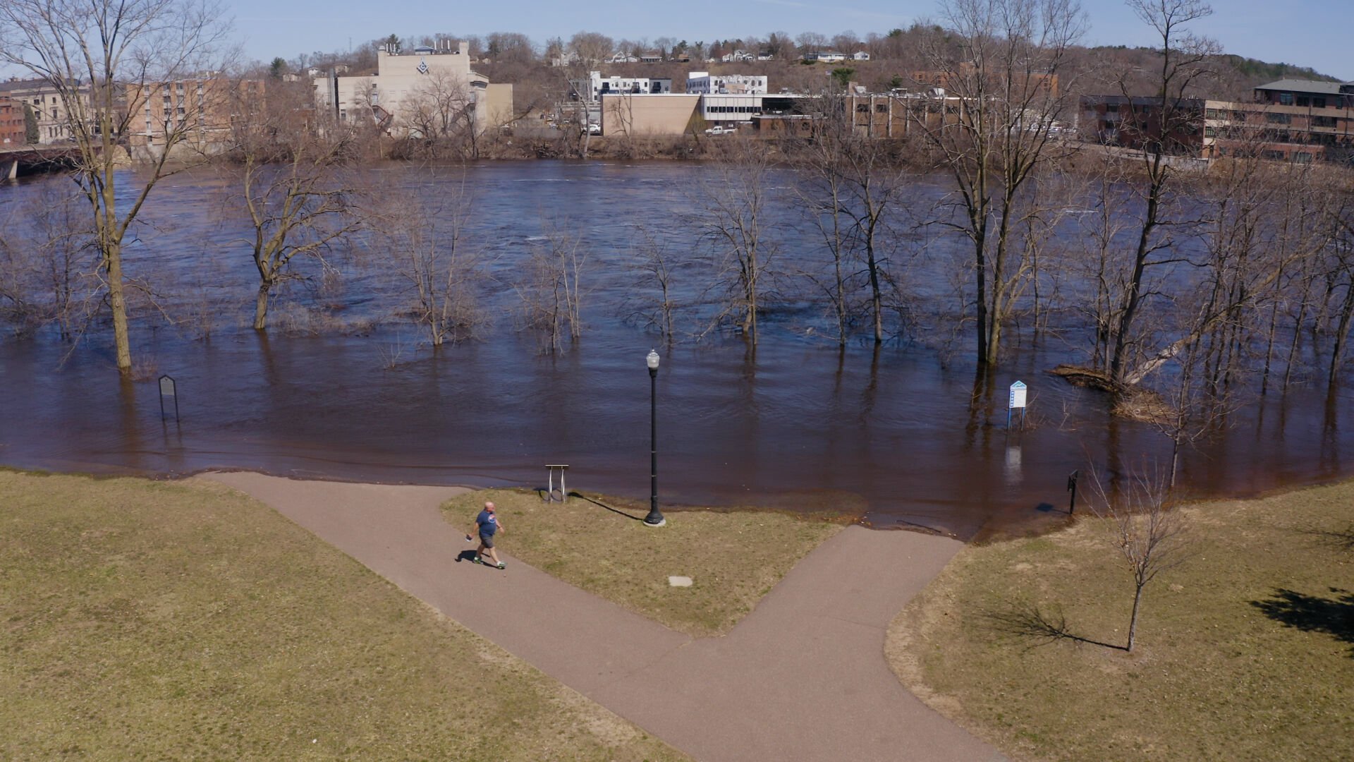 Slideshow Chippewa River floods into Eau Claire Chippewa Falls