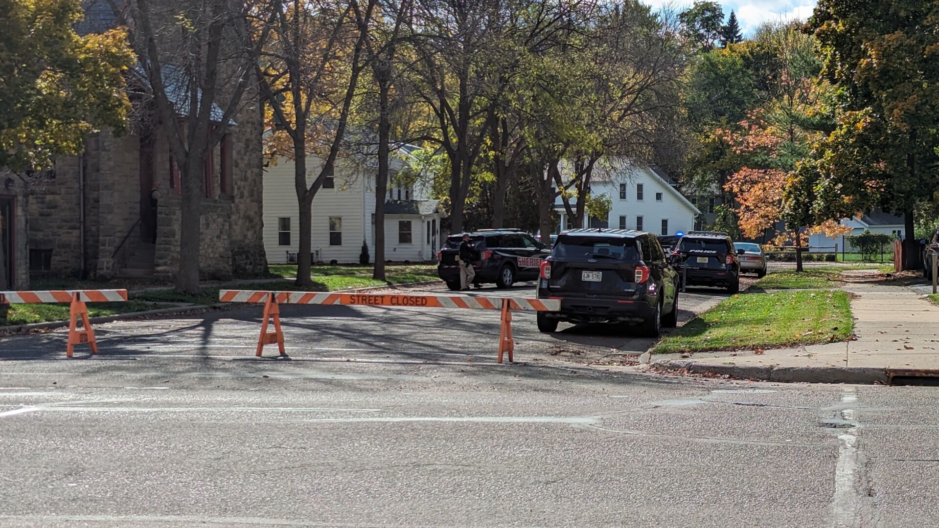 UPDATE Officers surround house in Chippewa Falls after shelter in