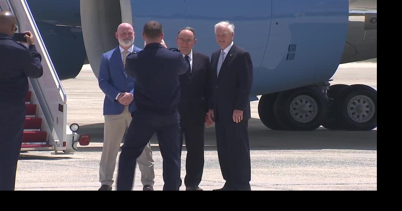 WATCH: Rep. Van Orden, Sen. Ron Johnson, and Tom Tiffany board Air Force One