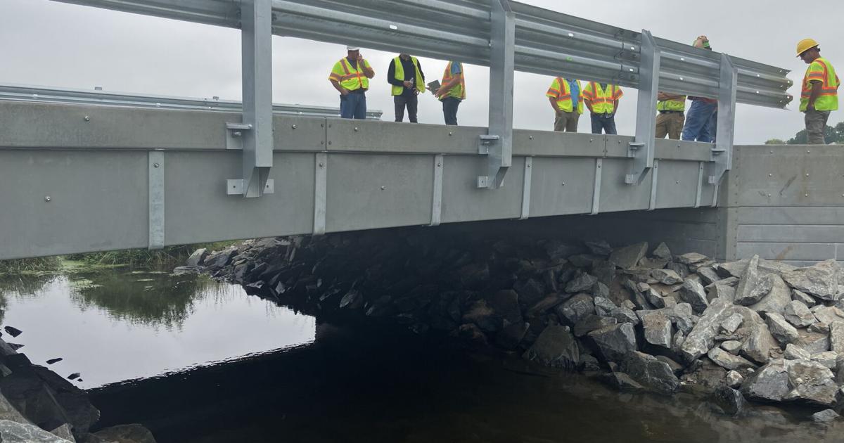 Local Bridge Construction 'First one constructed in the nation': Bridge installation using a new ...