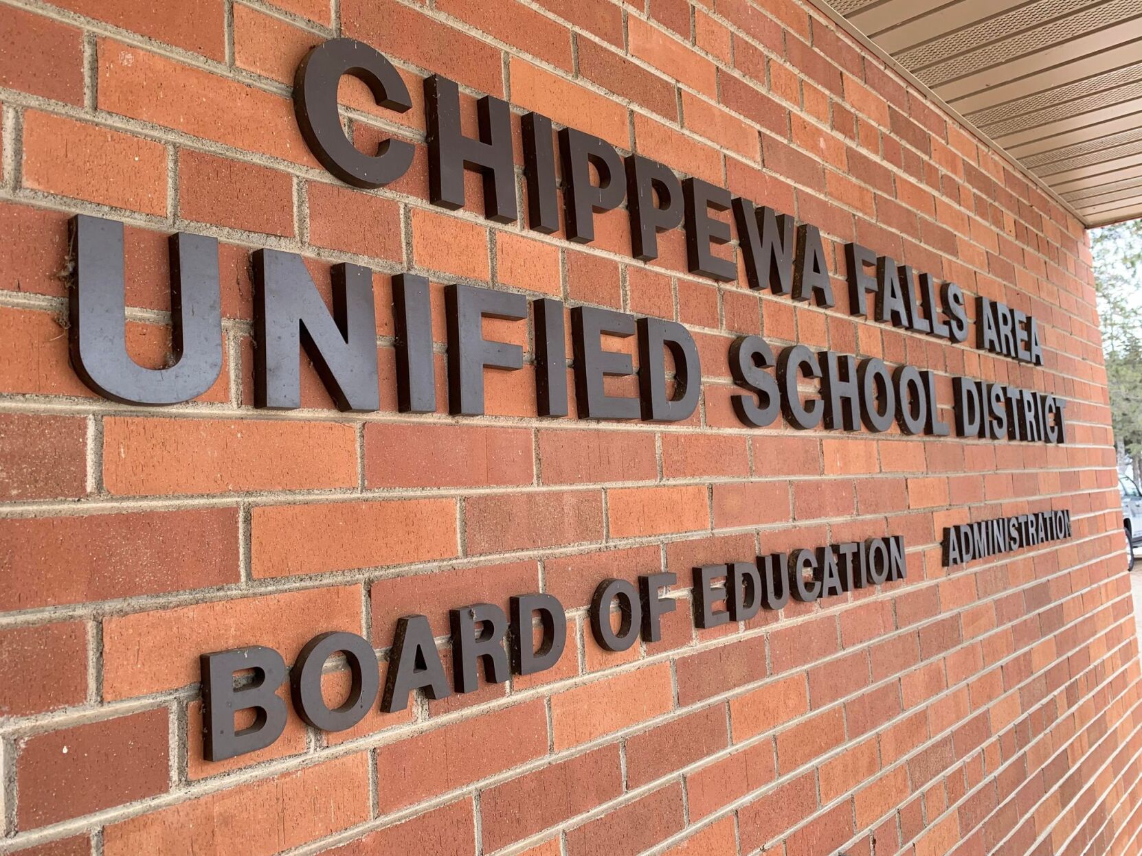 Chippewa Falls superintendent urges swatting to stop following a