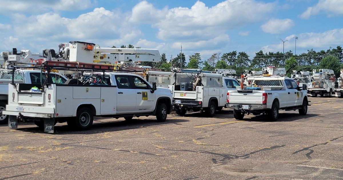 Xcel Energy staging crews in Eau Claire to restore power in western Wisconsin