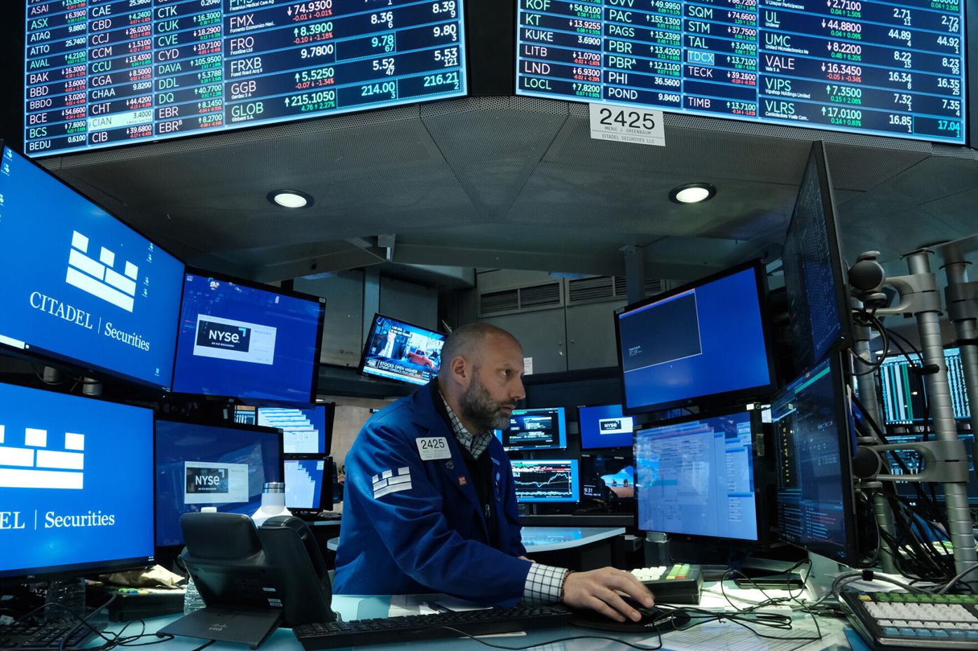 Nasdaq wraps its worst month in nearly 14 years as recession fears grow  stronger | Economics | wqow.com