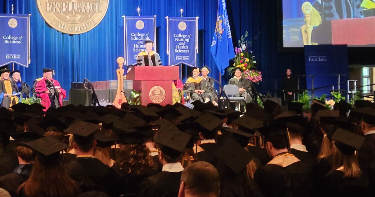 The 100,000th and the last UWEC students graduate in Zorn Arena | Eye ...
